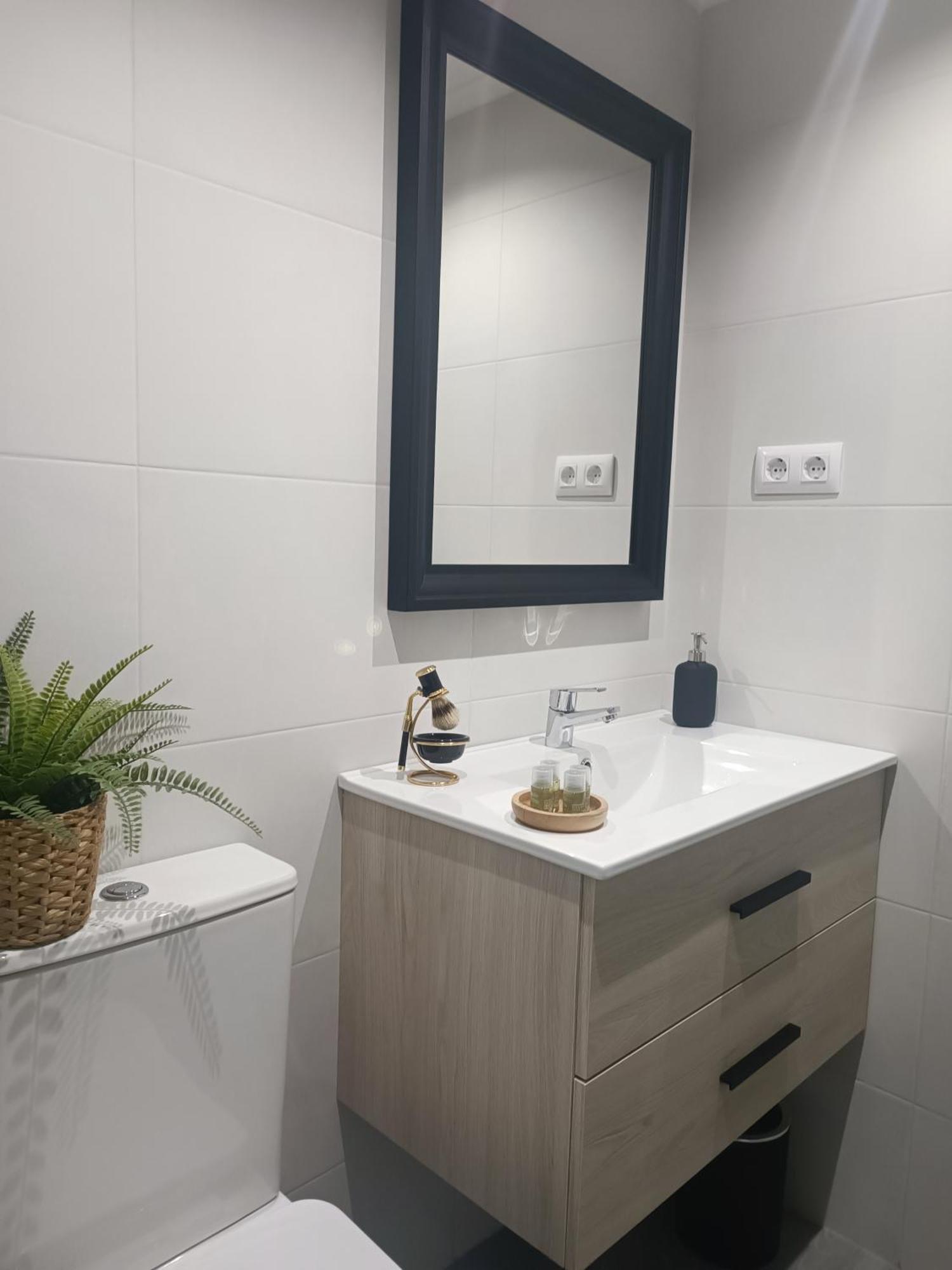 Como Una Casa De Campo En La Ciudad, Con Patio -Parking Gratis Gijon Ngoại thất bức ảnh